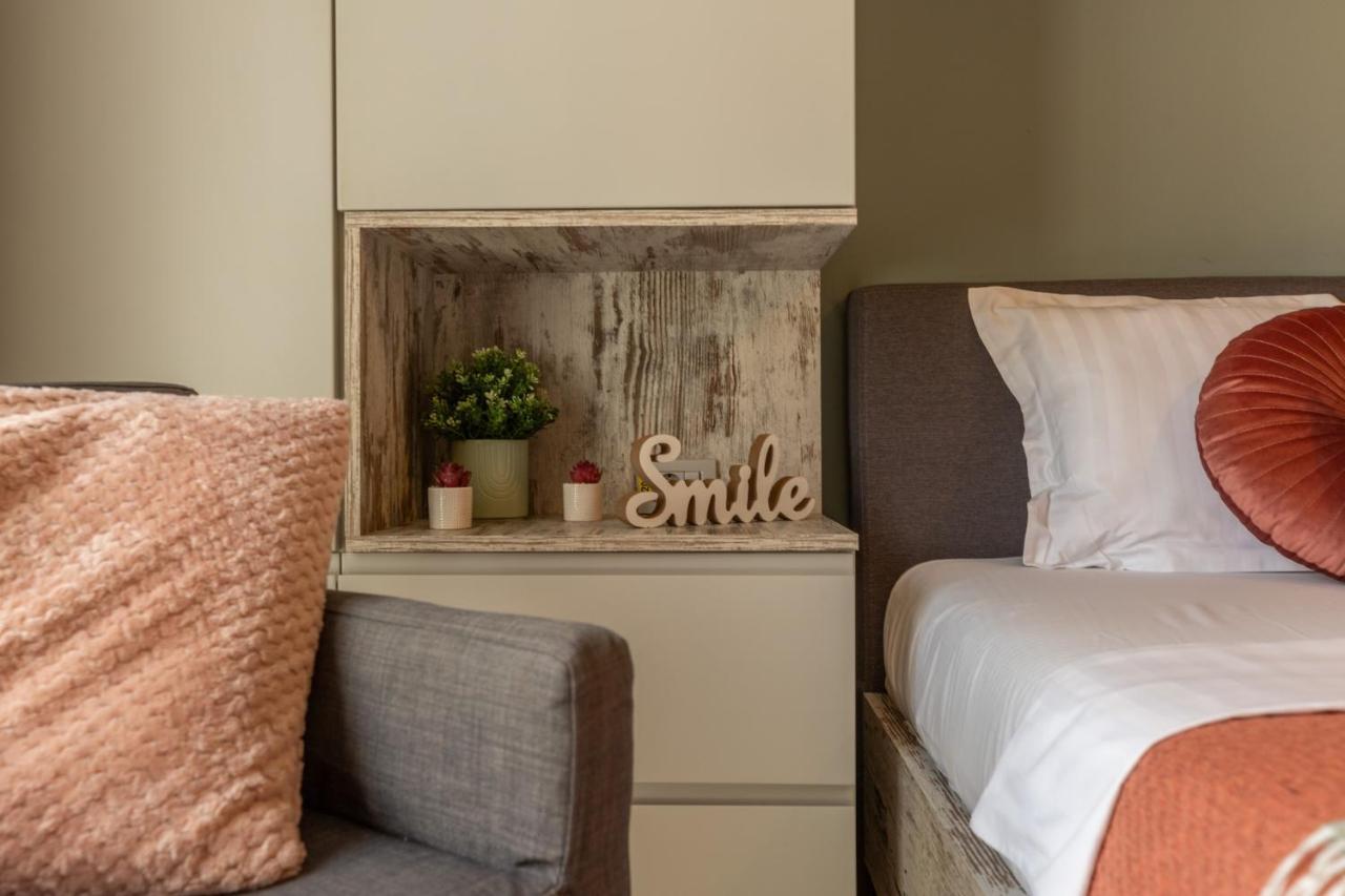 Modern 1Br Apt In The Old Town: The Perfect Choice ブカレスト エクステリア 写真
