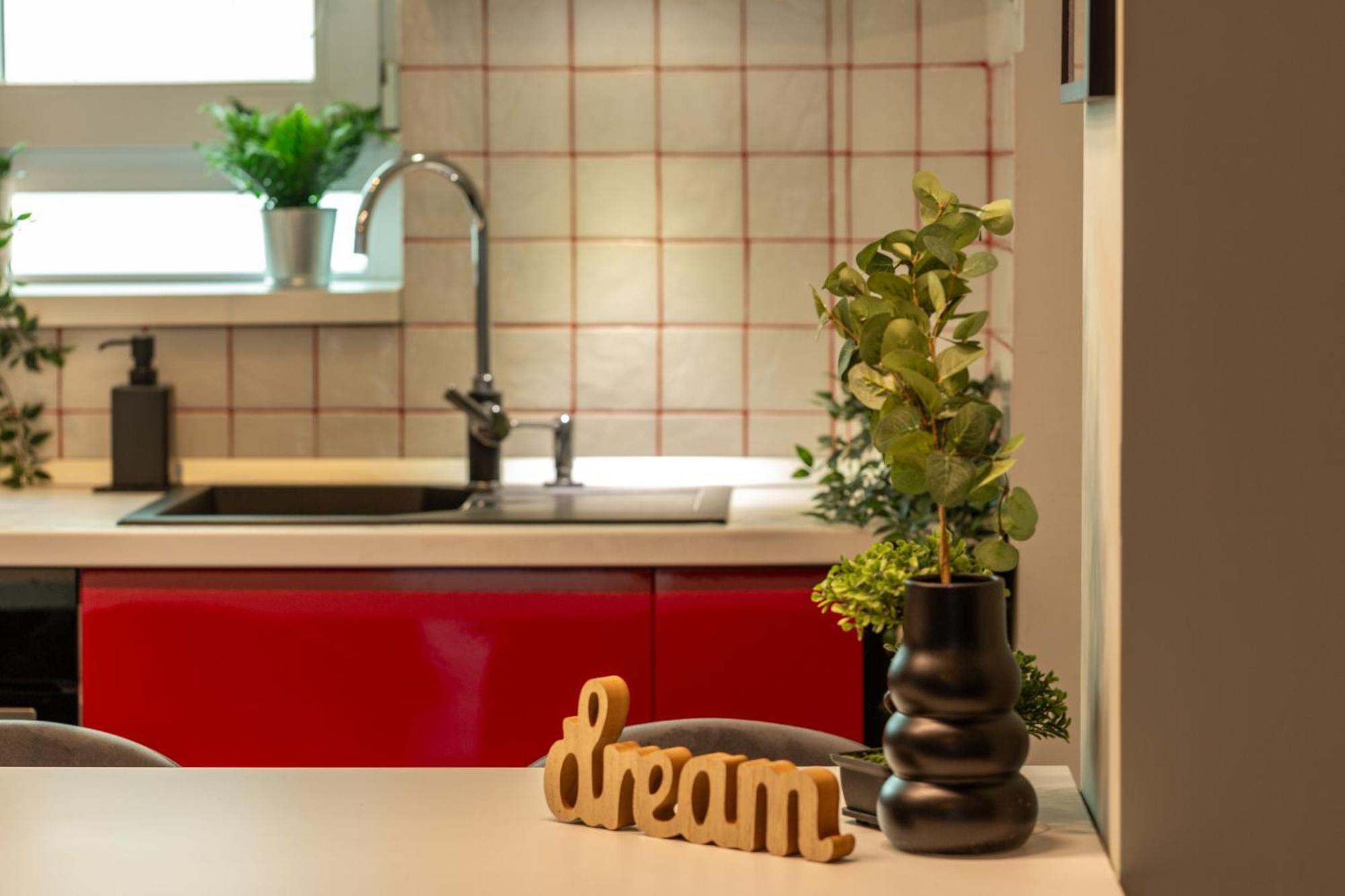 Modern 1Br Apt In The Old Town: The Perfect Choice ブカレスト エクステリア 写真