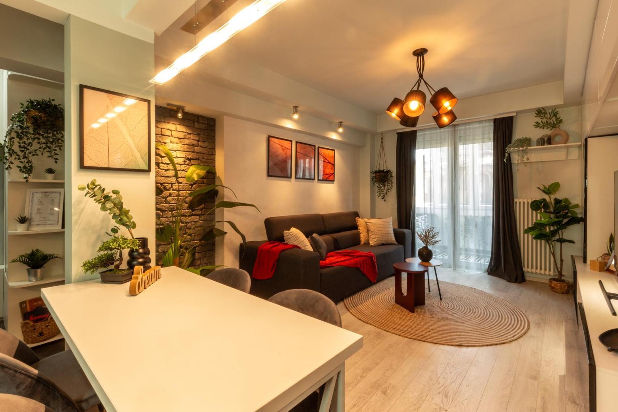 Modern 1Br Apt In The Old Town: The Perfect Choice ブカレスト エクステリア 写真
